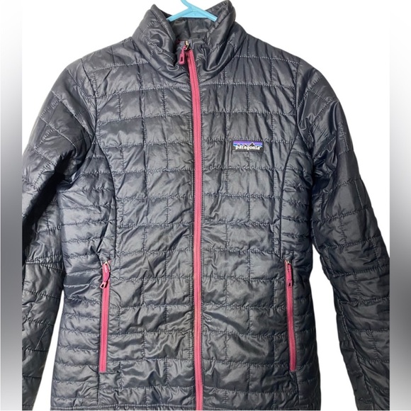Patagonia Nano Puff Jacket
Women's XS Black/Navy Magenta
Zip STY84217 PrimaLoft - Picture 4 of 8